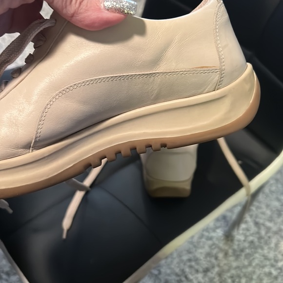 LOUIS VUITTON GENTLY WORN LADIES SNEAKERS…VINTAGE LV…LEATHER 100% AUTHENTIC - Picture 13 of 17